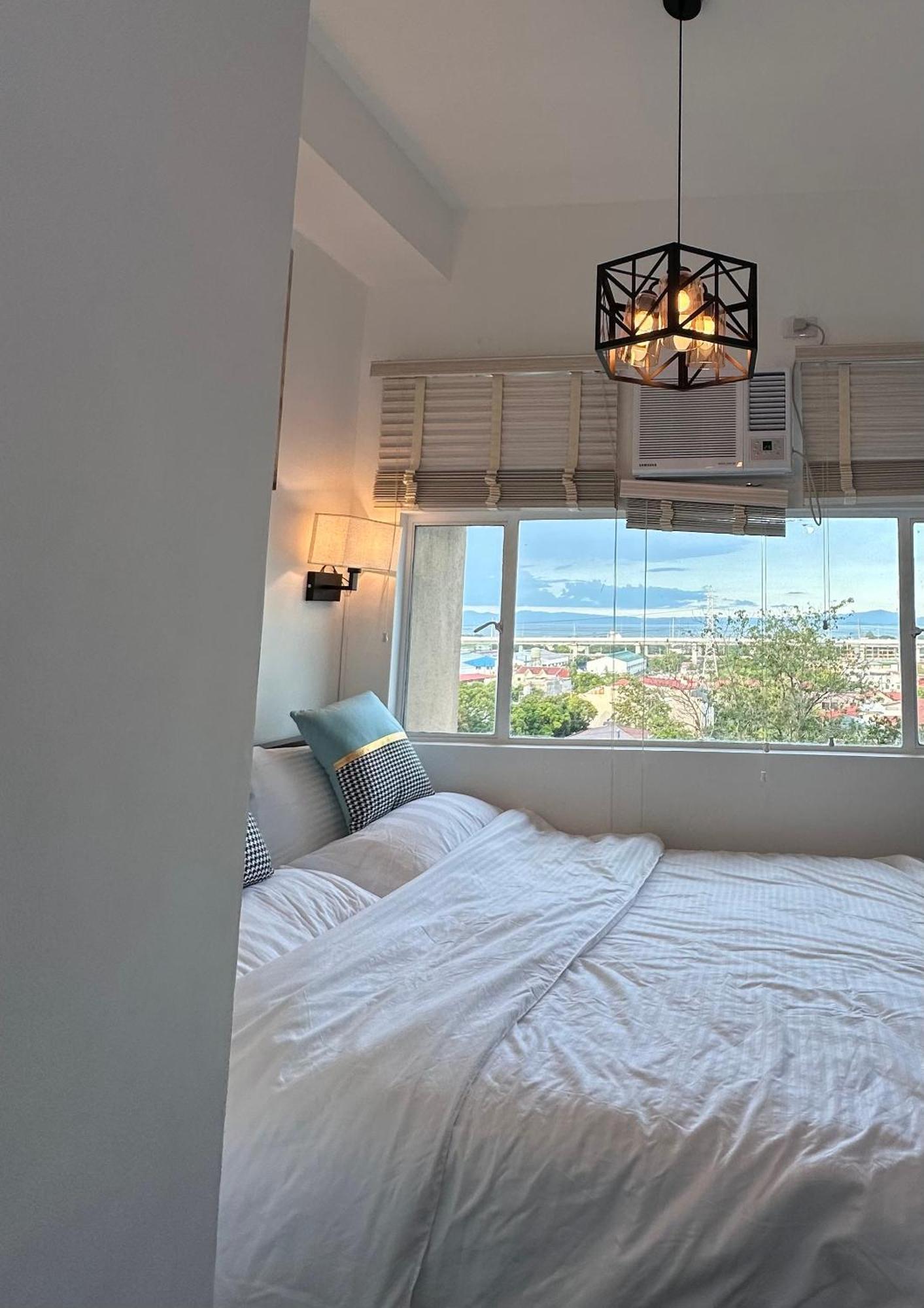 Studio One Condominium, Alabang - Bluu - Fiber Wi-Fi, Netflix-Ready Muntinlupa City Exteriör bild
